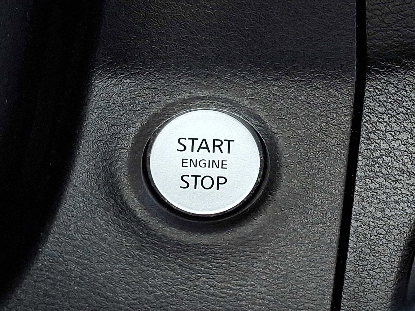 Used 2022 Nissan Frontier SV image 23