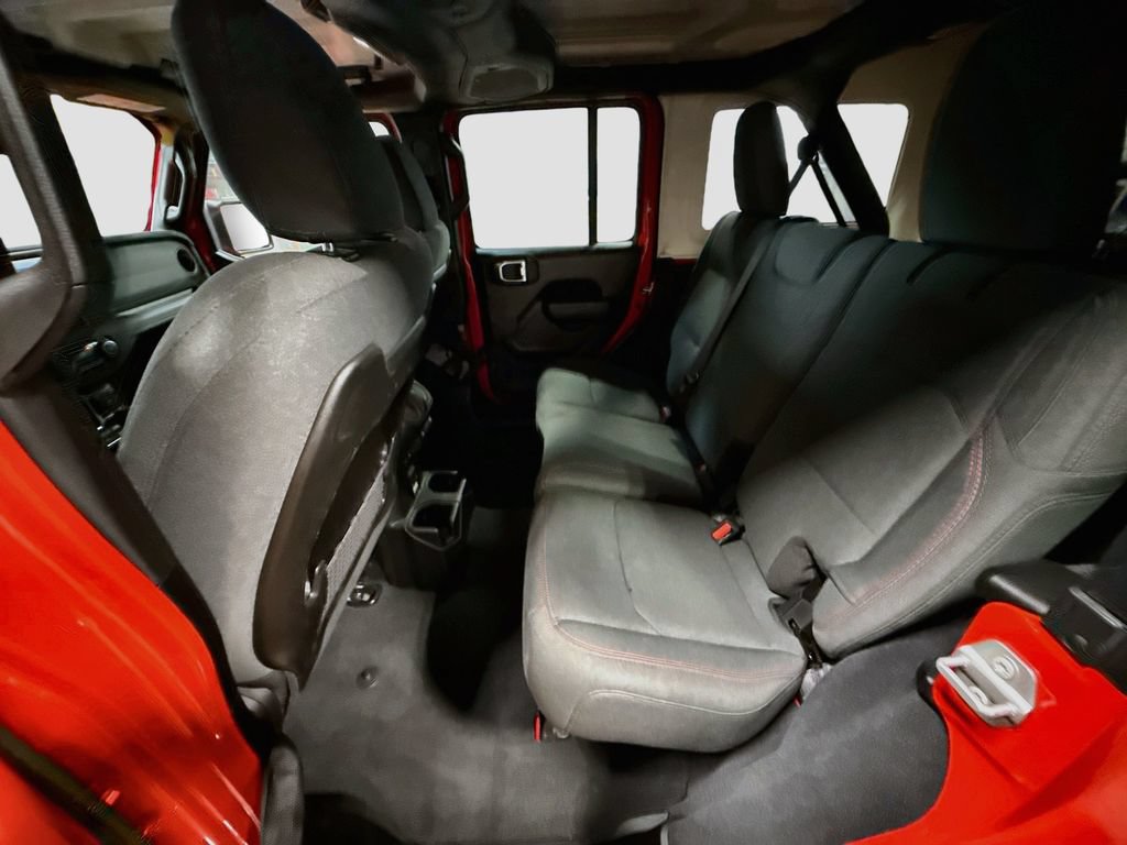 Used 2025 Jeep Wrangler Unlimited Rubicon AWD/4WD image 22
