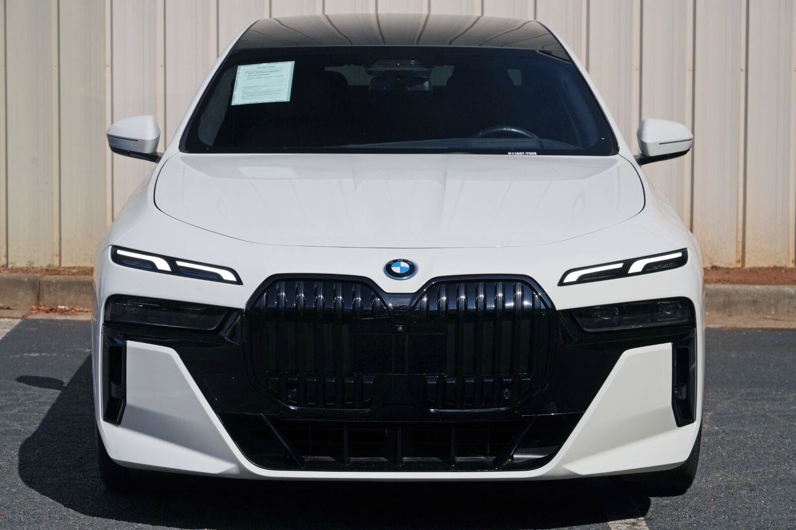 Used 2024 BMW i7 xDrive60 AWD/4WD image 55