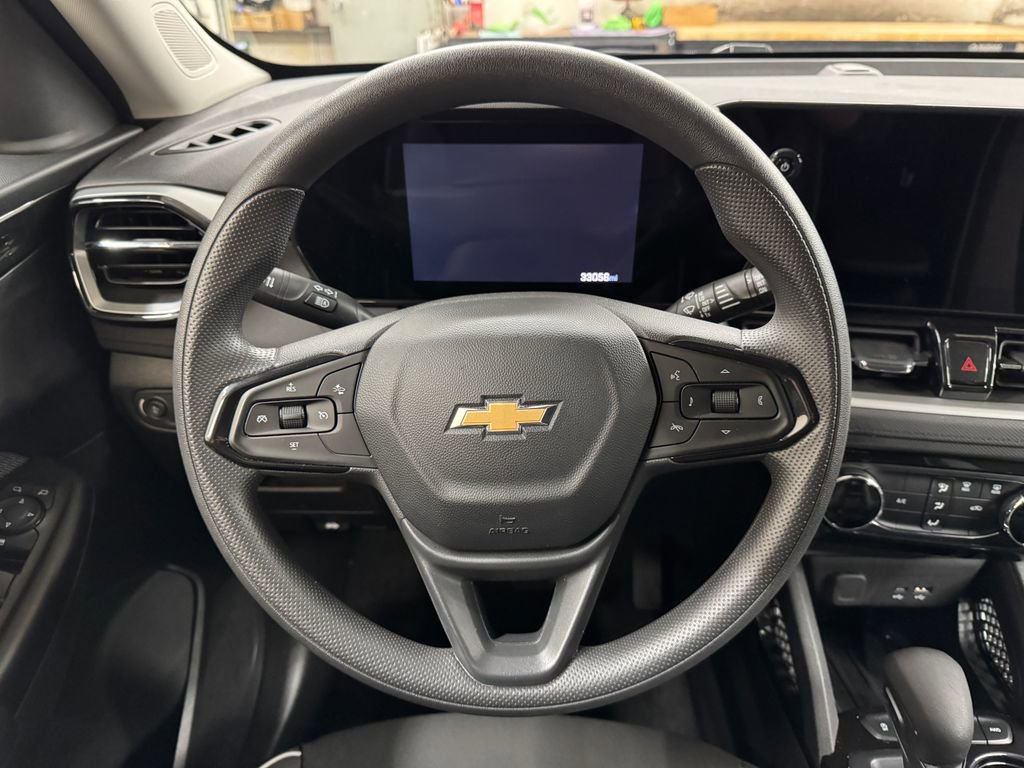 Used 2024 Chevrolet TrailBlazer LT AWD/4WD image 19