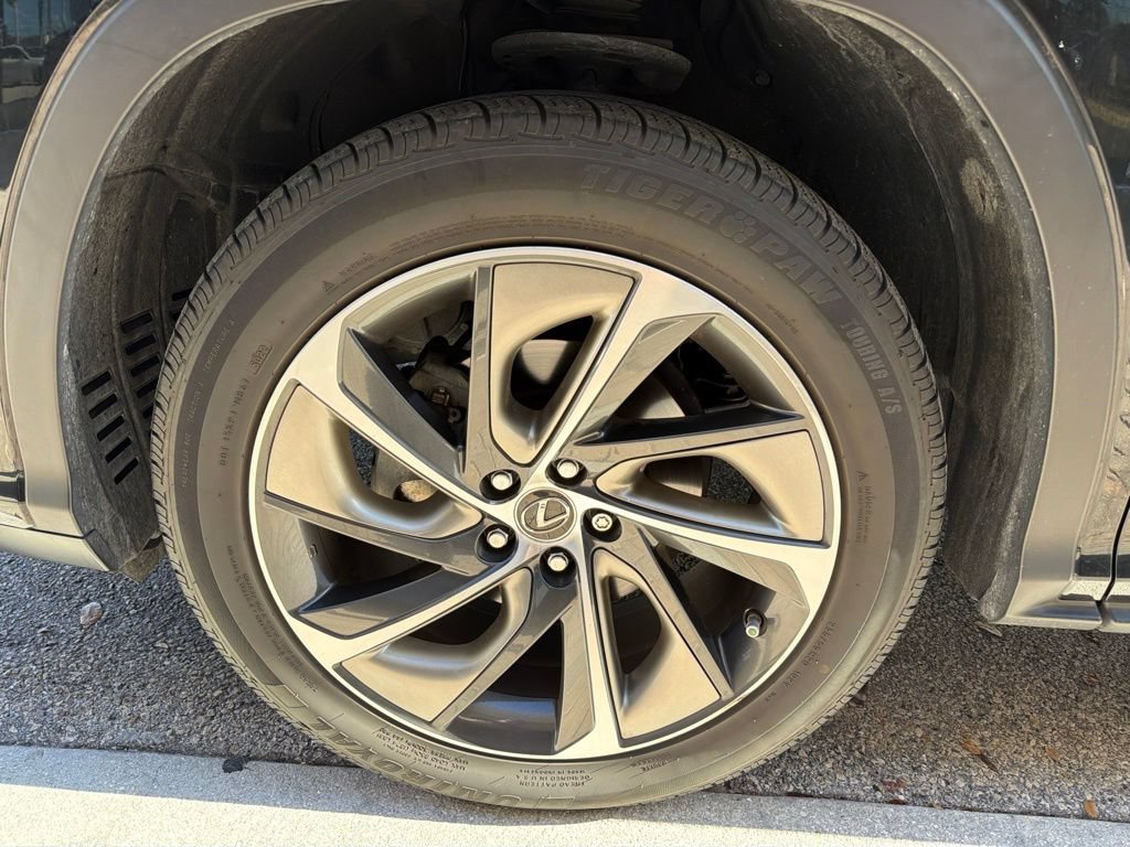 Used 2019 Lexus RX 350L Luxury w/ Cold Area Package (CT) FWD image 12