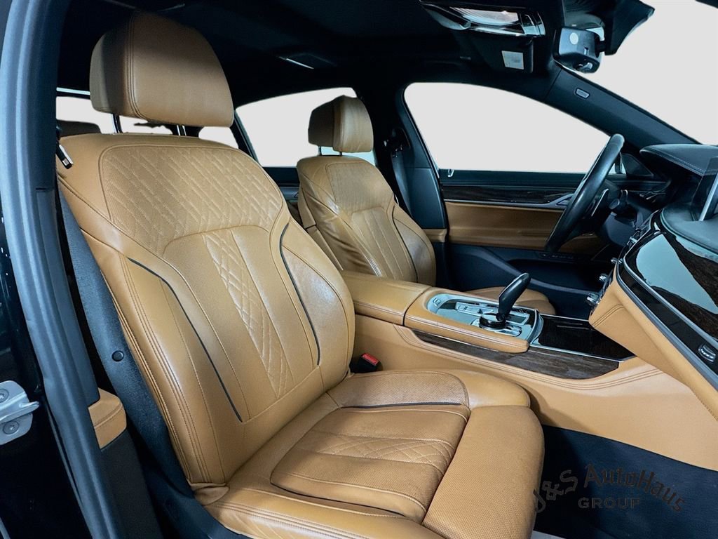 Used 2021 BMW 740i xDrive w/ M Sport Package image 35