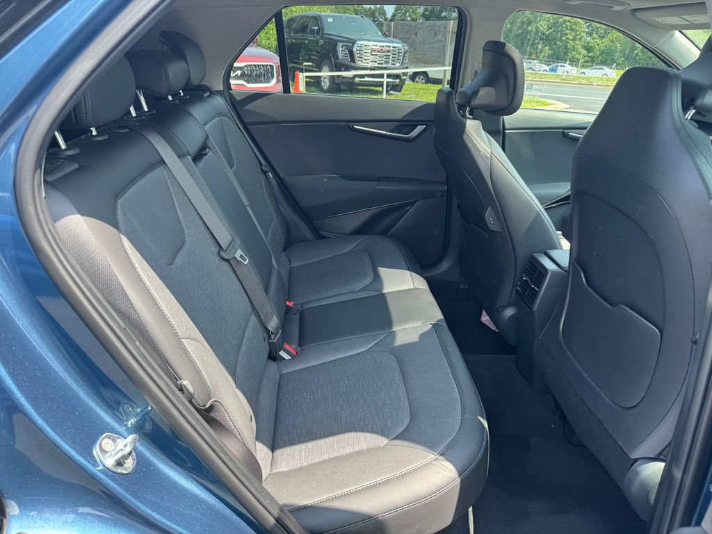 Used 2023 Kia Niro SX Touring FWD image 33