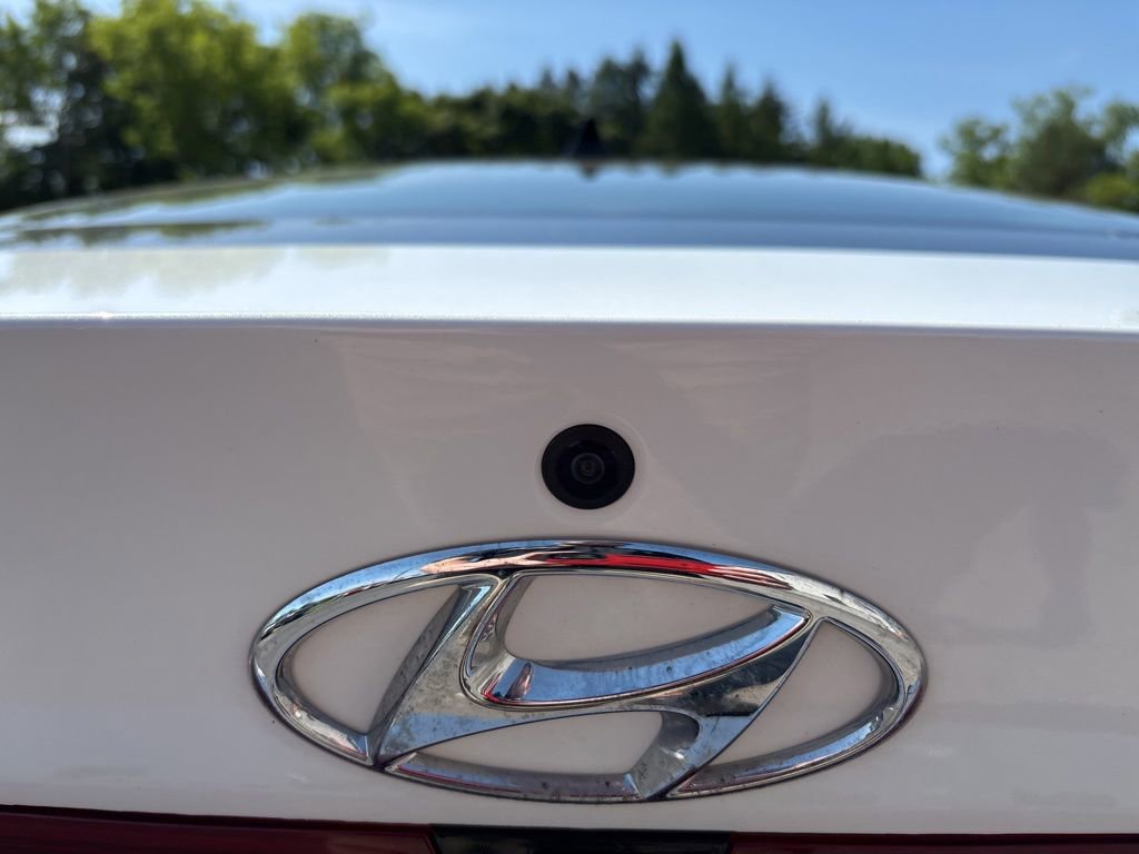 Used 2023 Hyundai Elantra Limited FWD image 32
