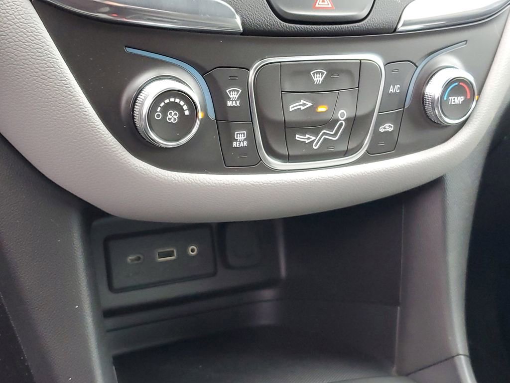 Used 2019 Chevrolet Equinox LS w/ LS Convenience Package image 18