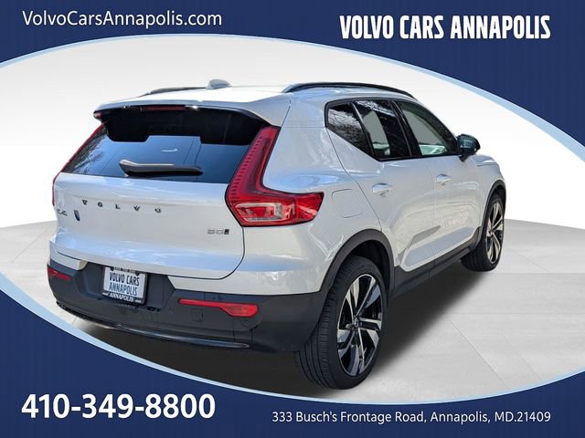 Used 2023 Volvo XC40 B5 Plus w/ Driver Assist Package image 8