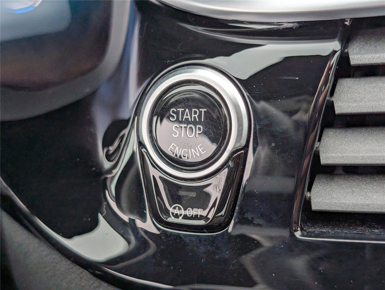 Used 2022 BMW 530i xDrive w/ Premium Package image 25