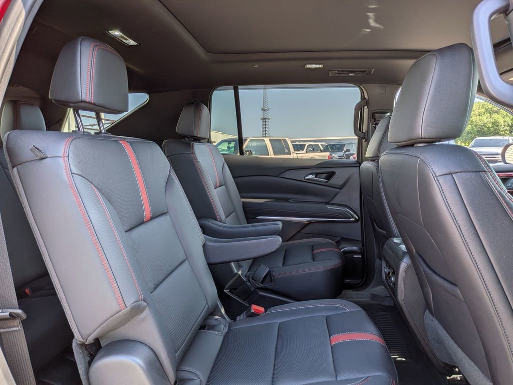 Used 2026 Chevrolet Traverse RS FWD image 32