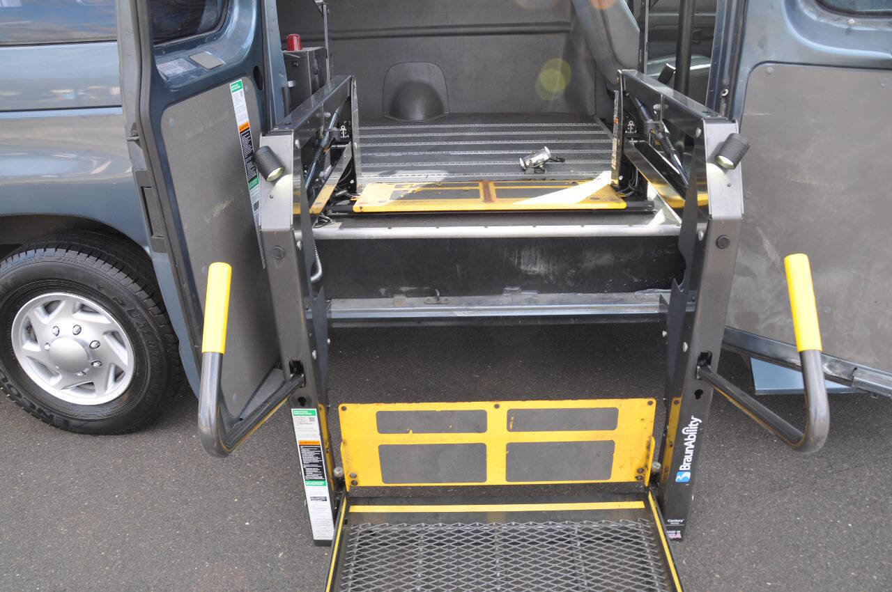 Used 2014 Ford E-350 and Econoline 350 Extended Super Duty w/ Power Group image 16