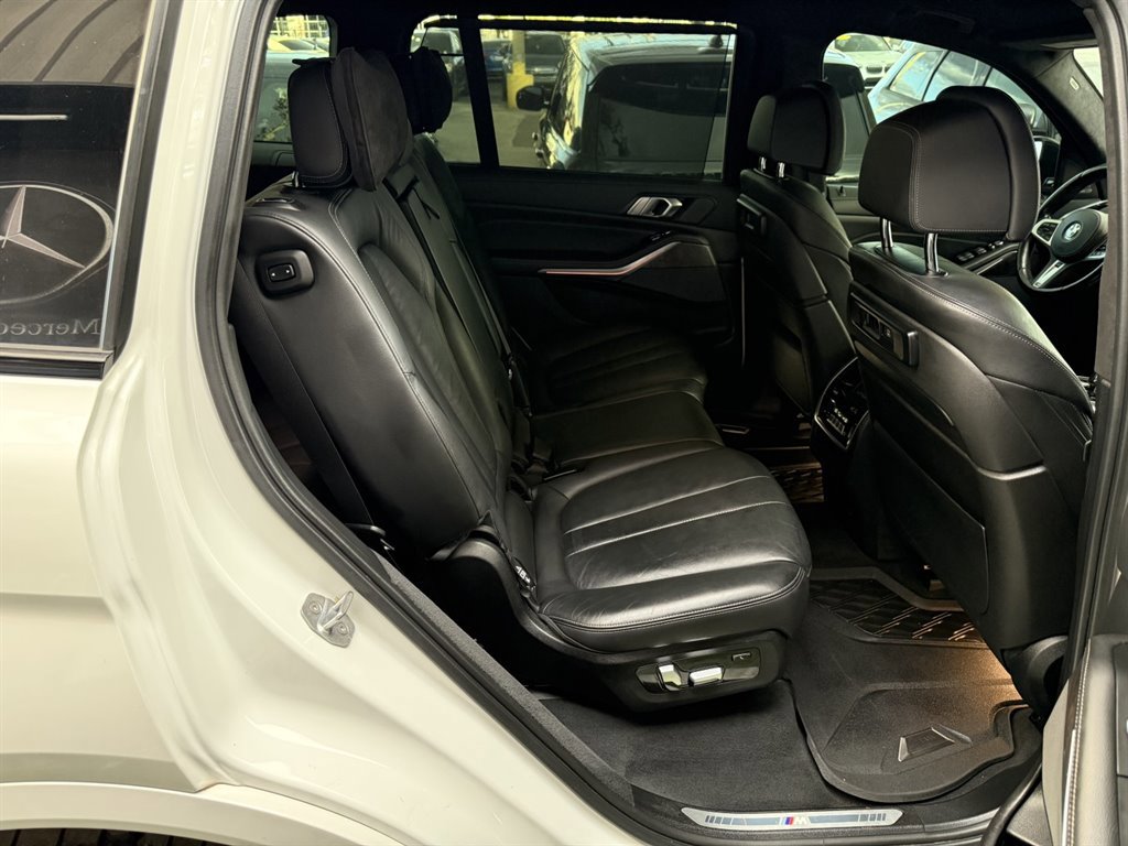 Used 2020 BMW X7 M50i w/ Executive Package image 20
