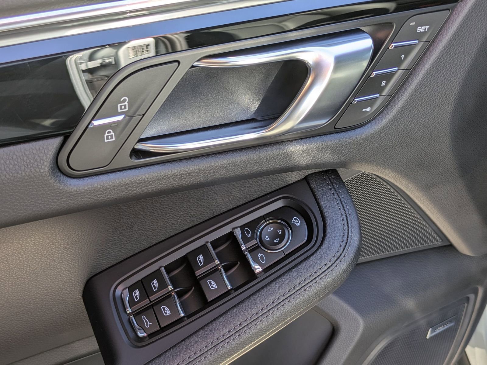 Certified 2026 Porsche Macan image 15