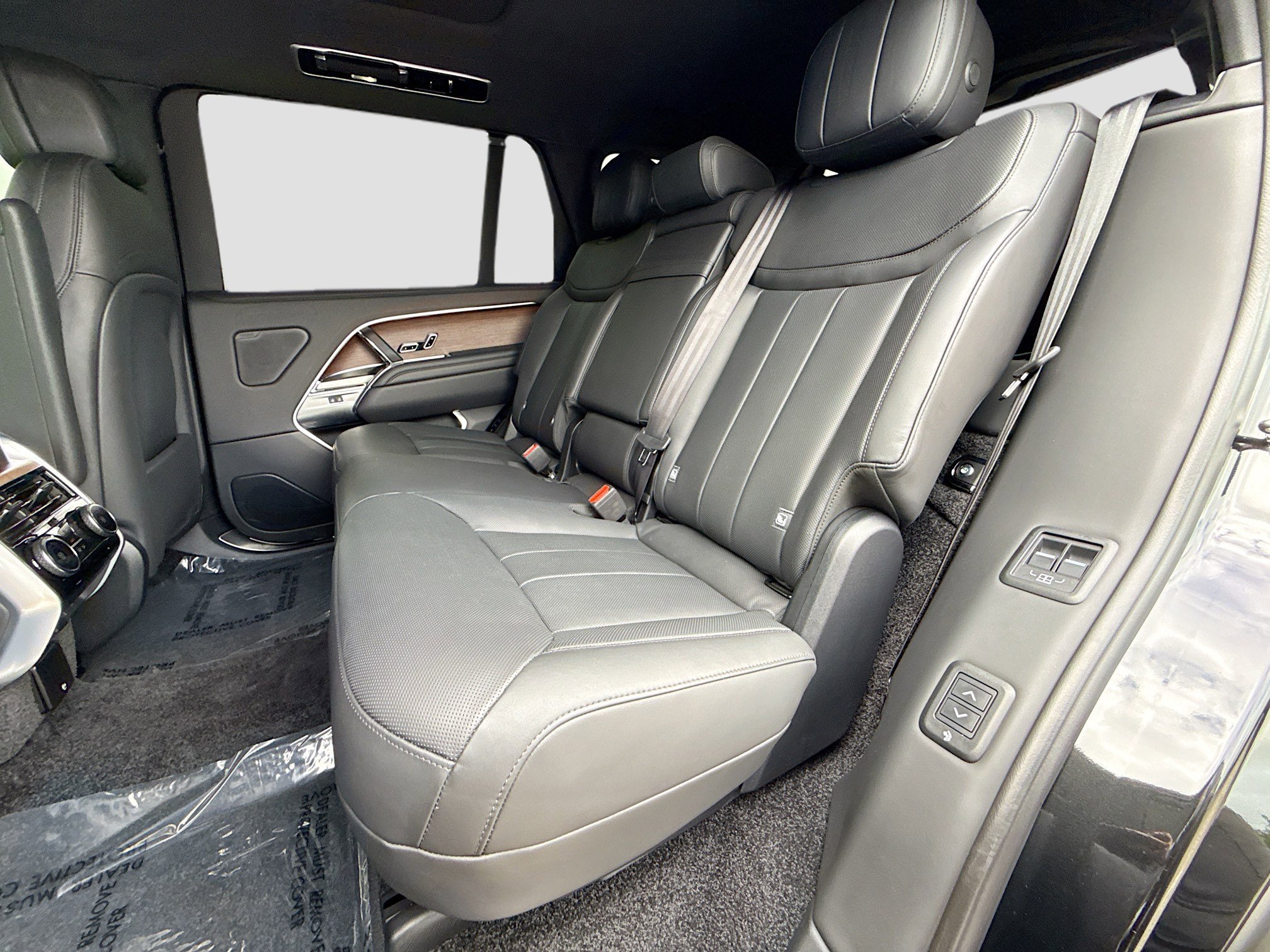 Used 2025 Land Rover Range Rover Long Wheelbase SE AWD/4WD image 21