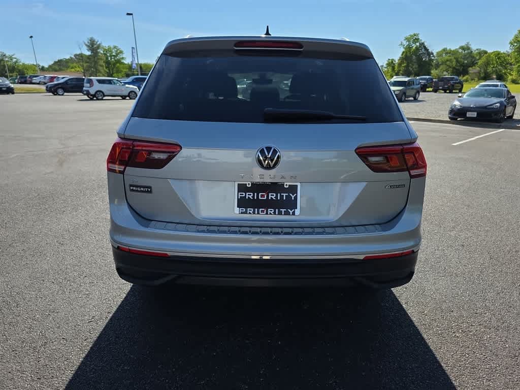 Used 2022 Volkswagen Tiguan SE AWD/4WD image 8