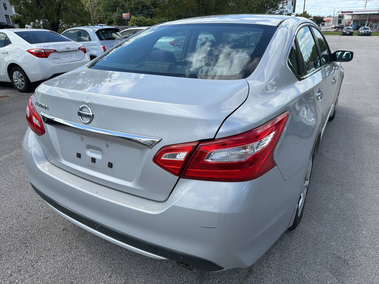 Used 2016 Nissan Altima 2.5 S w/ Power Driver Seat Package FWD image 5