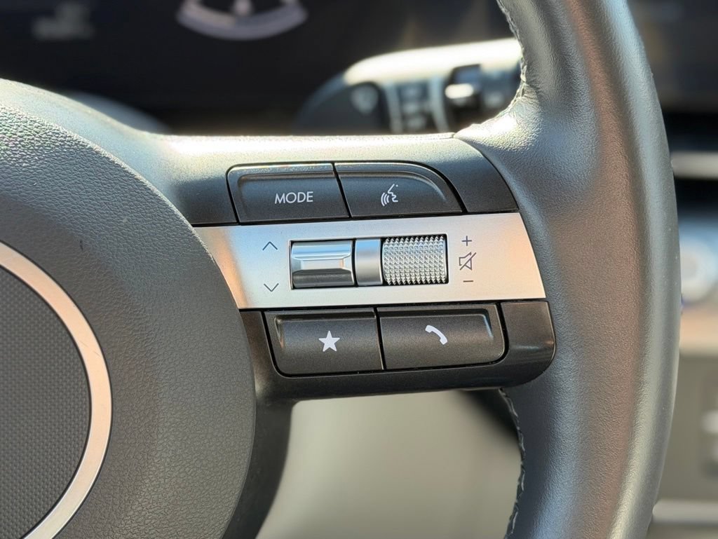 Used 2025 Hyundai Kona SEL AWD/4WD image 12