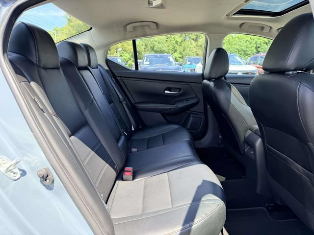 Used 2025 Nissan Sentra SR w/ SR Premium Package FWD image 11