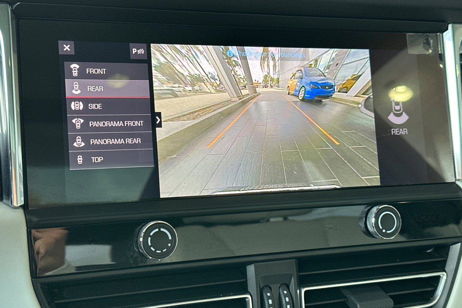 Certified 2025 Porsche Macan S image 20