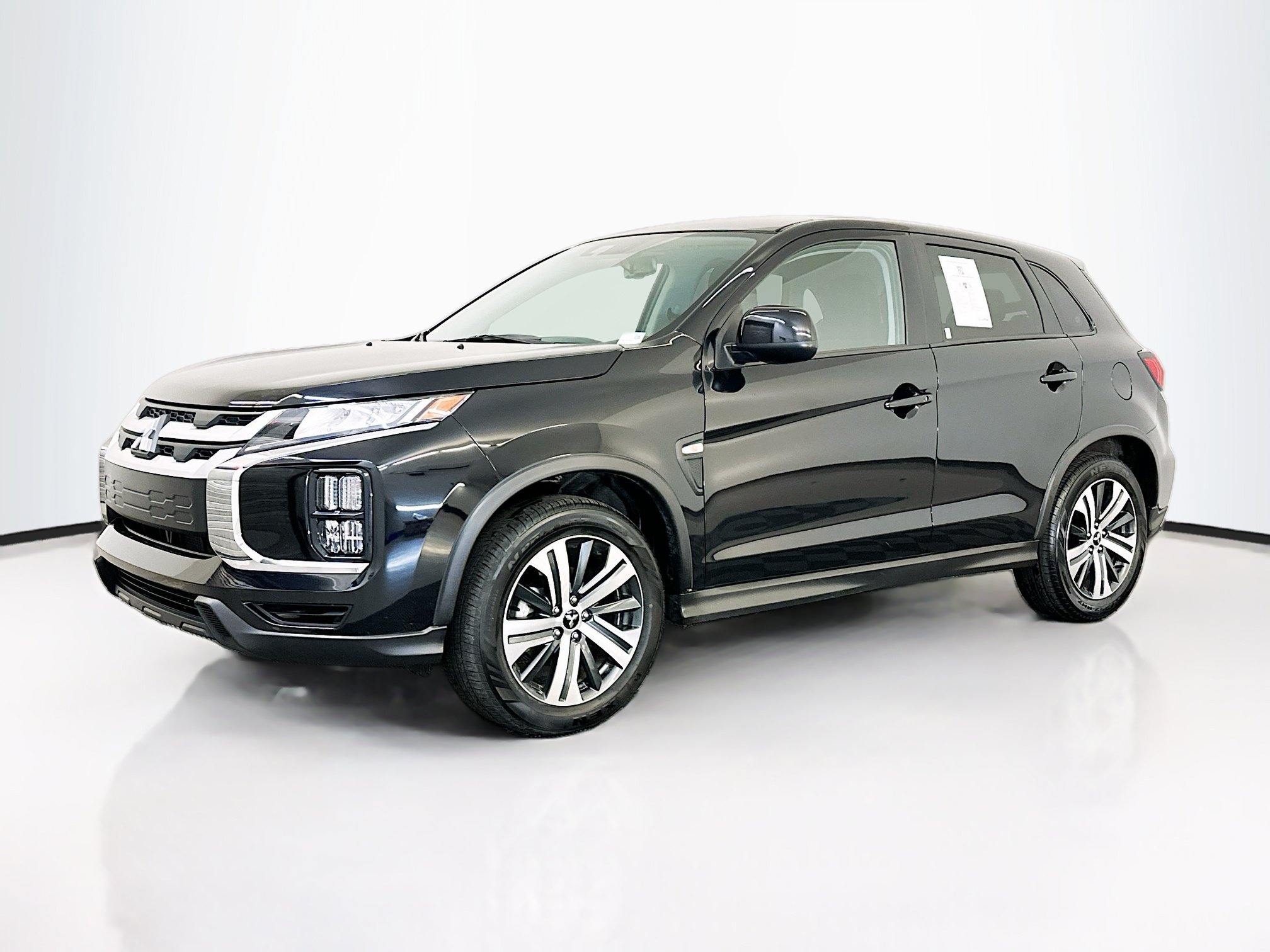 Used 2025 Mitsubishi Outlander Sport ES image 3