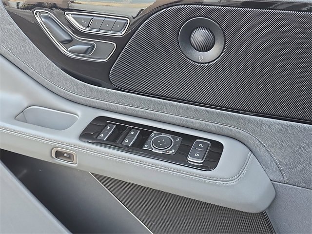 Used 2021 Lincoln Aviator Reserve w/ Equipment Group 201A image 32