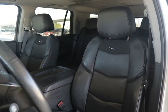 Used 2015 Cadillac Escalade Premium image 9