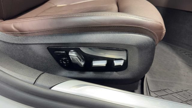 Used 2019 BMW 750i w/ Autobahn Package RWD image 14