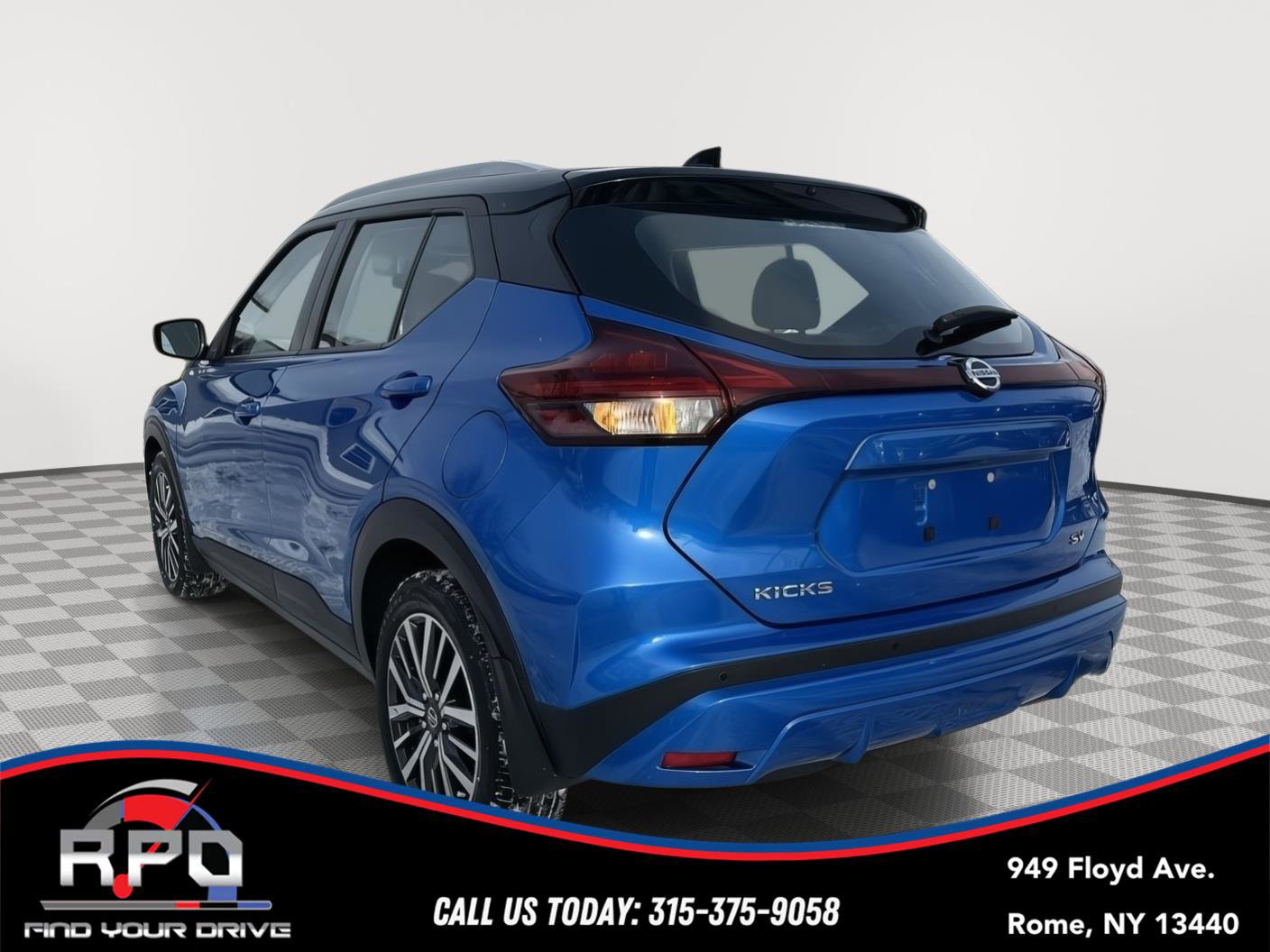 Used 2021 Nissan Kicks SV image 3