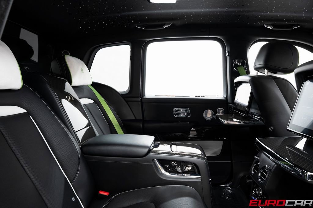 Used 2020 Rolls-Royce Cullinan Black Badge image 36