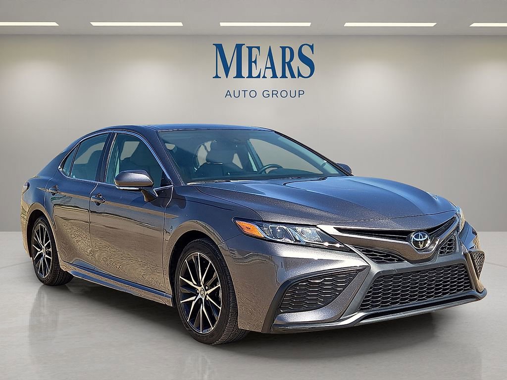 Used 2024 Toyota Camry SE w/ Convenience Package image 7