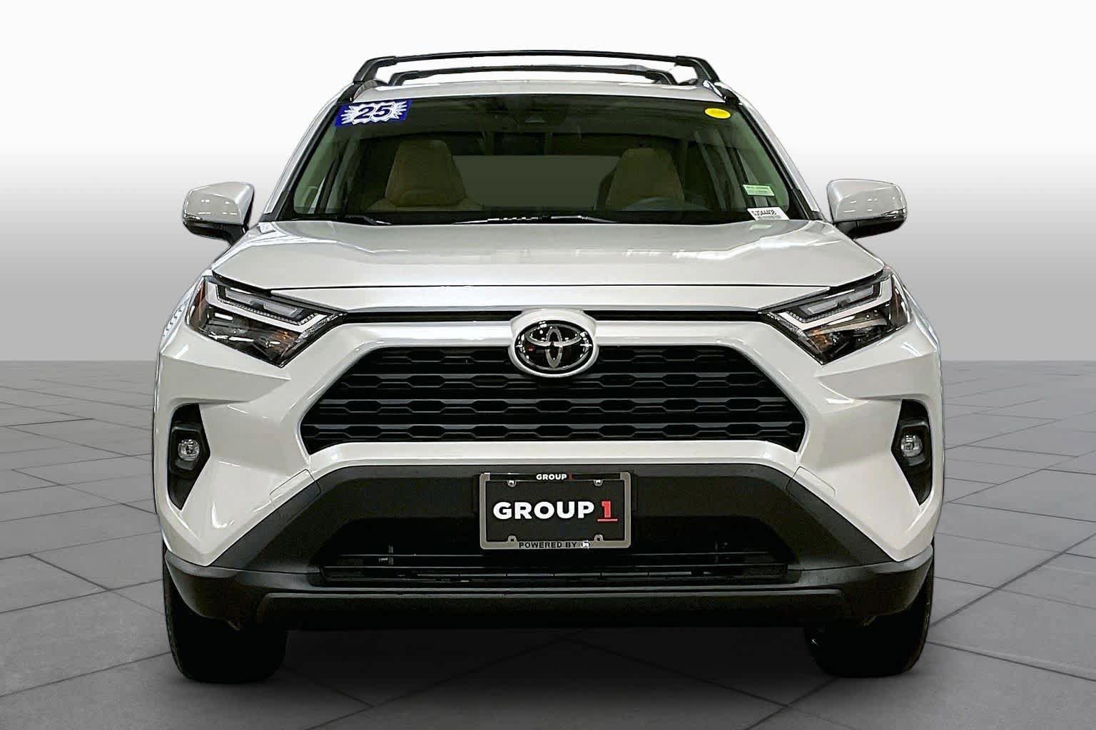 Used 2025 Toyota RAV4 XLE Premium AWD/4WD image 4
