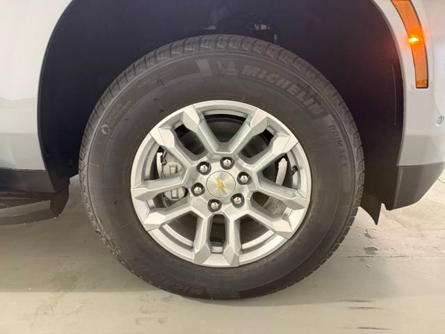 New 2026 Chevrolet Suburban LT w/ Comfort Package AWD/4WD image 36
