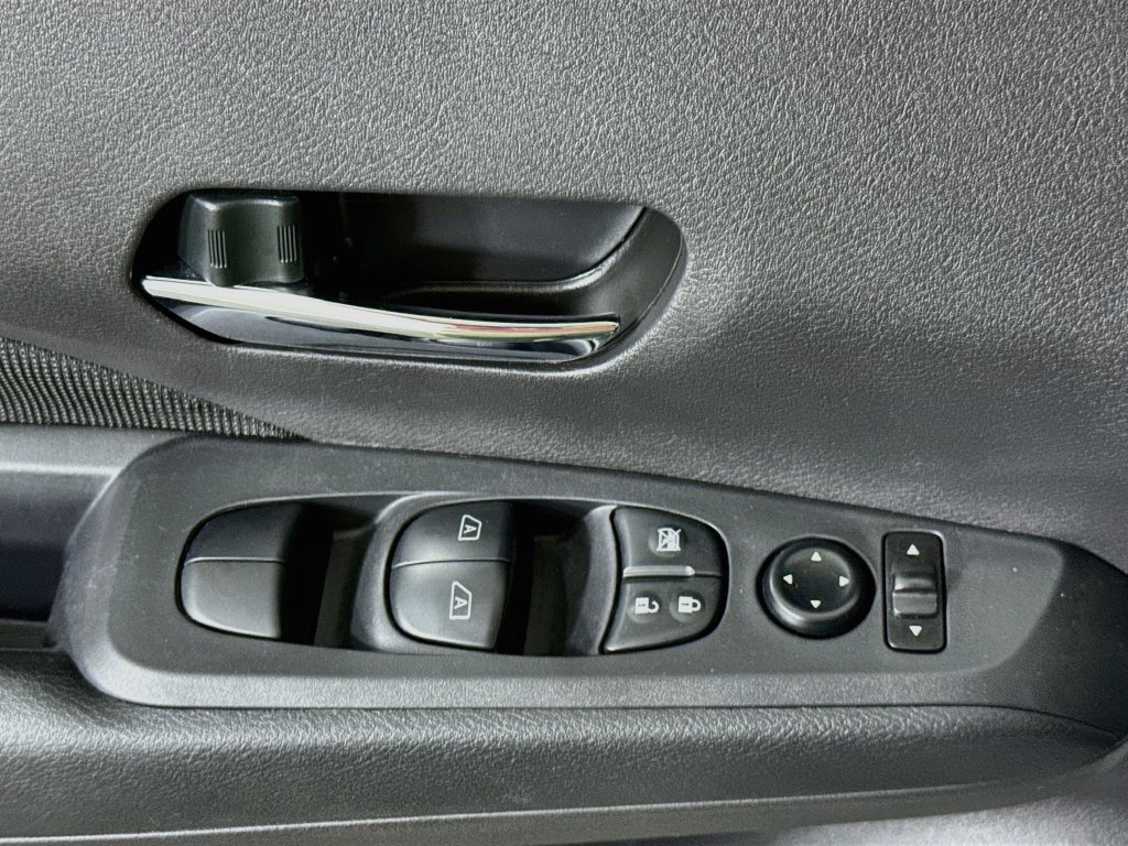 Used 2024 Nissan Kicks SV FWD image 21