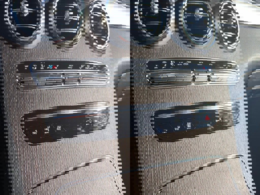 Certified 2022 Mercedes-Benz GLC 300 4MATIC w/ Premium Package Lite image 23