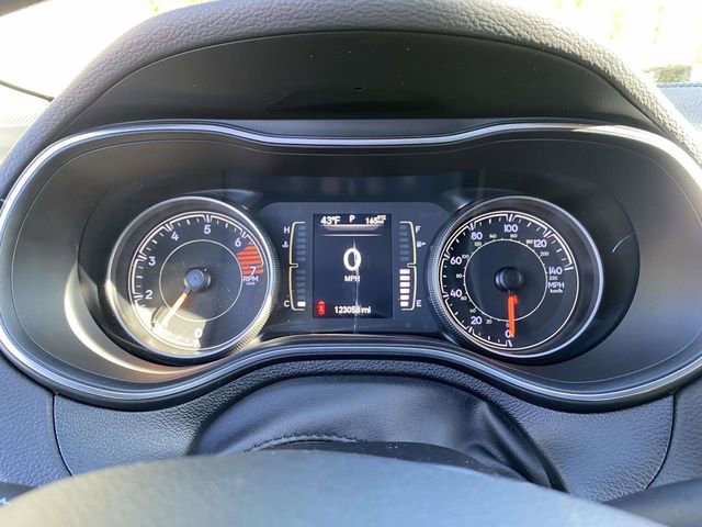 Used 2020 Jeep Cherokee Latitude image 23