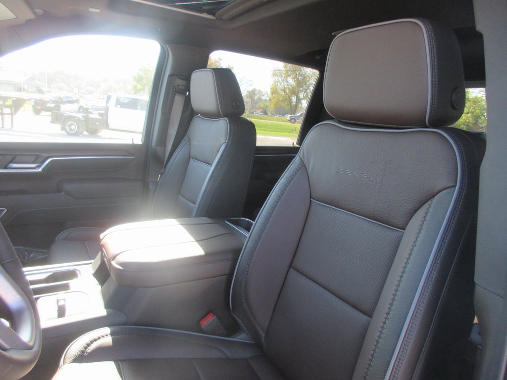New 2026 GMC Sierra 3500 Denali w/ Denali Reserve Package image 14