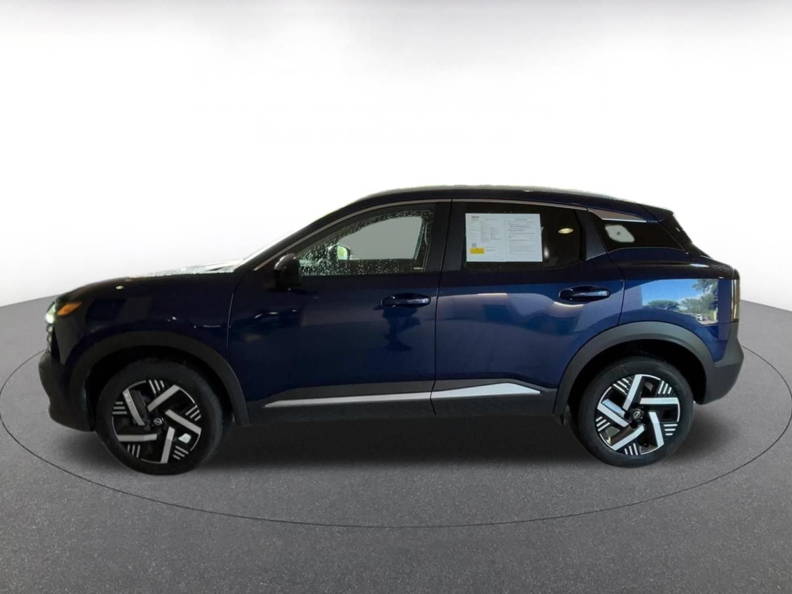 Used 2026 Nissan Kicks SV w/ Cold Weather Package FWD image 8