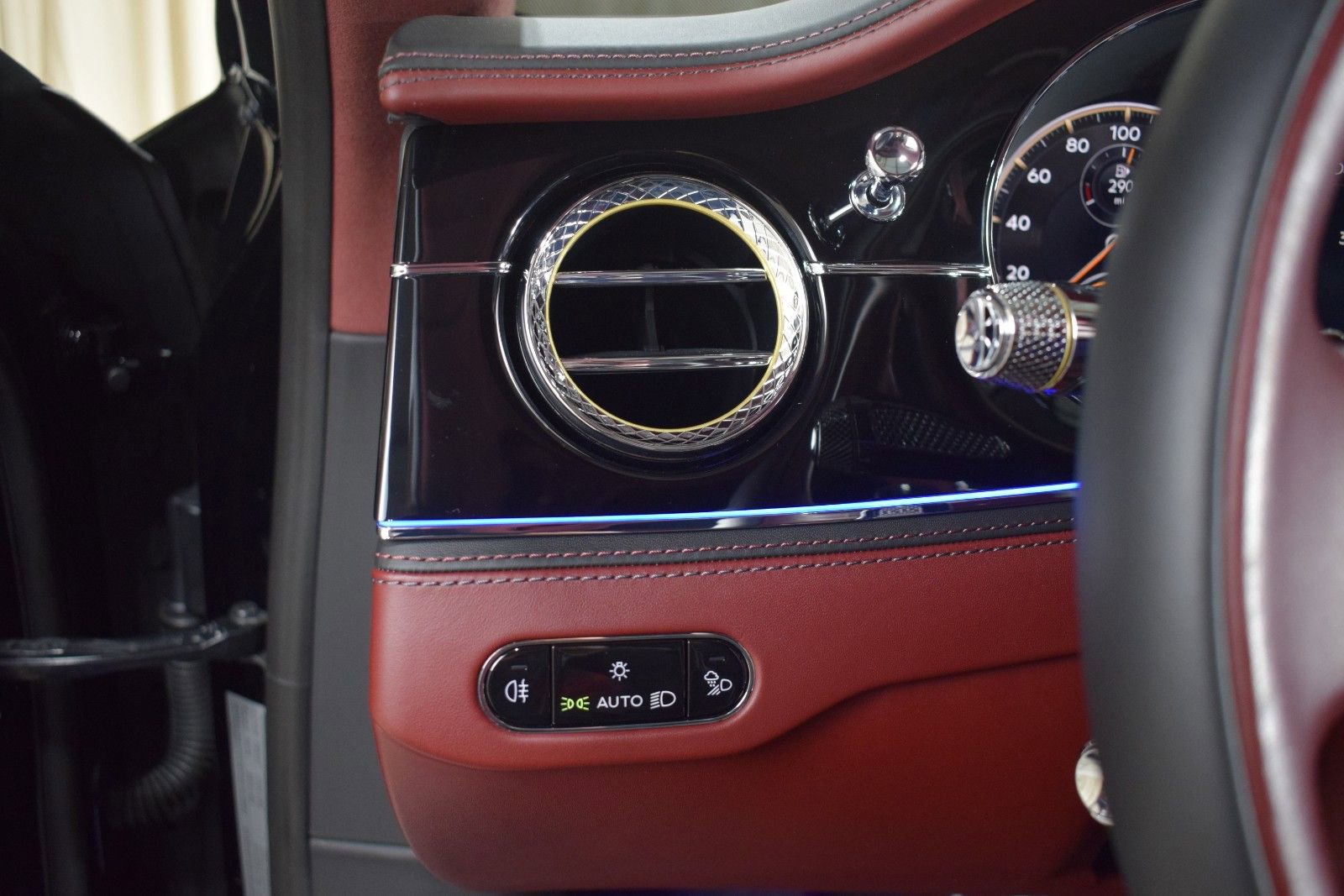 Certified 2023 Bentley Flying Spur Azure image 31