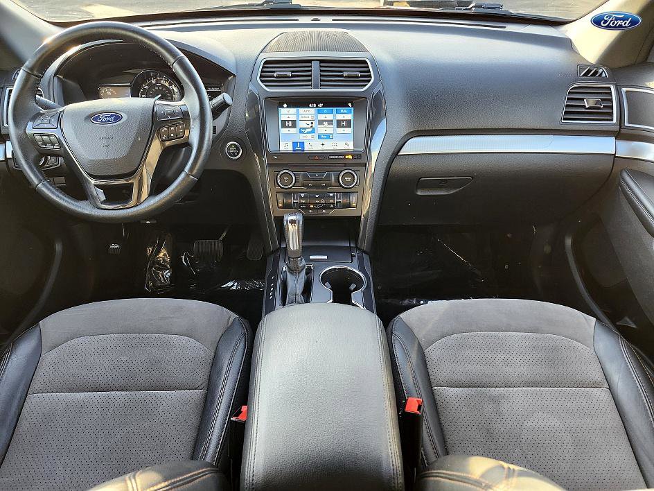 Used 2017 Ford Explorer XLT w/ Equipment Group 202A image 12