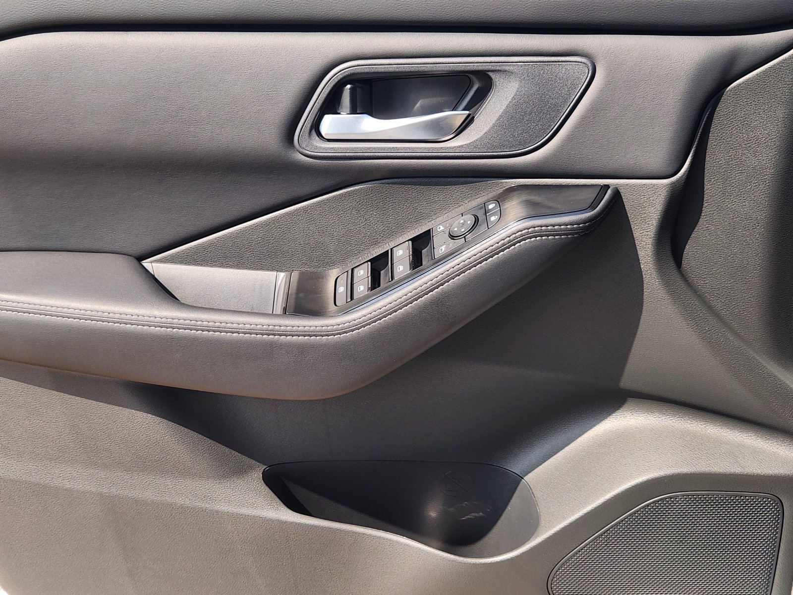 New 2026 Nissan Rogue SV FWD image 21