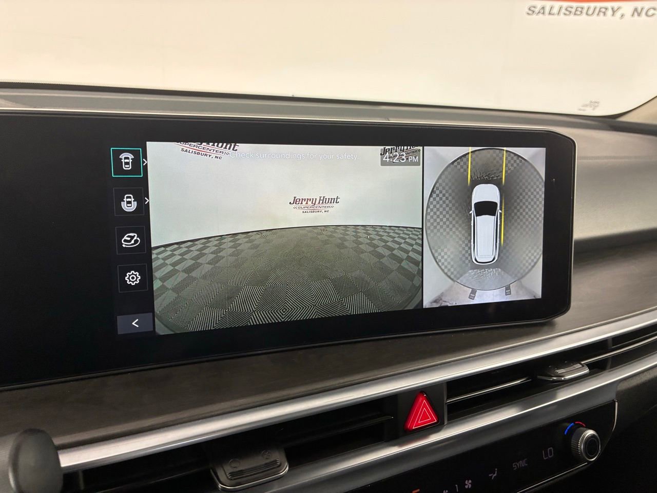 Used 2025 Kia Sorento SX image 18