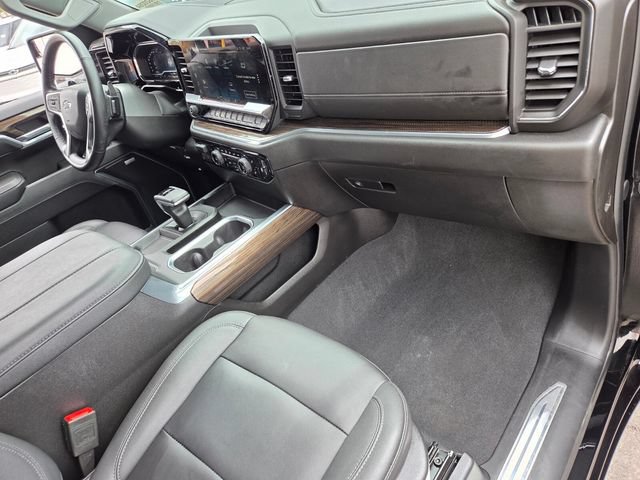 Certified 2025 Chevrolet Silverado 1500 RST w/ Dark Appearance Package AWD/4WD image 16