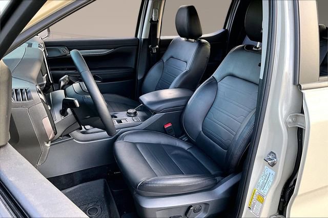 Used 2025 Ford Ranger Lariat w/ Black Appearance Package image 19