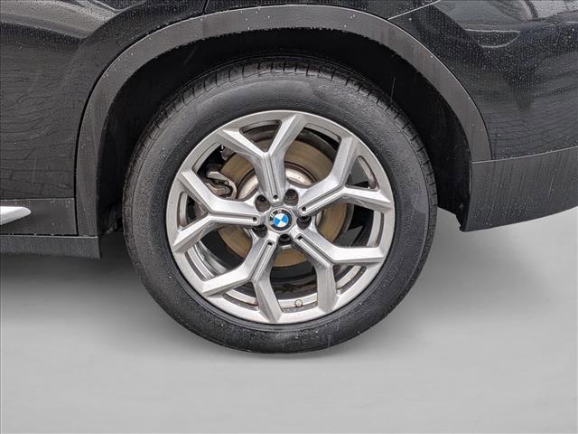 Used 2022 BMW X4 xDrive30i w/ Parking Assistance Package image 25