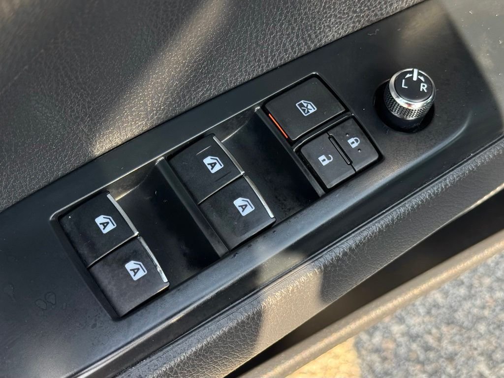Used 2020 Toyota Camry XSE FWD image 29