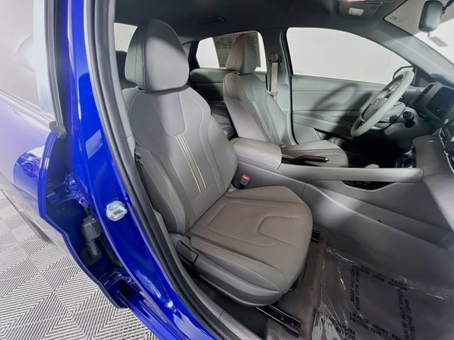 Used 2025 Hyundai Elantra Sport image 30