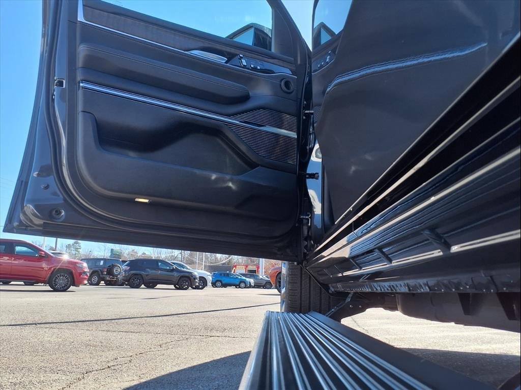 New 2025 Jeep Grand Wagoneer Base w/ 8-Passenger Seating Package image 22