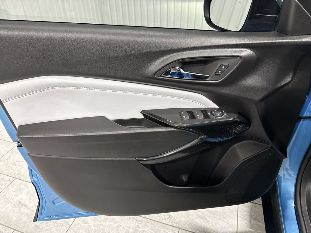 New 2026 Chevrolet Trax LT w/ Midnight Edition FWD image 23