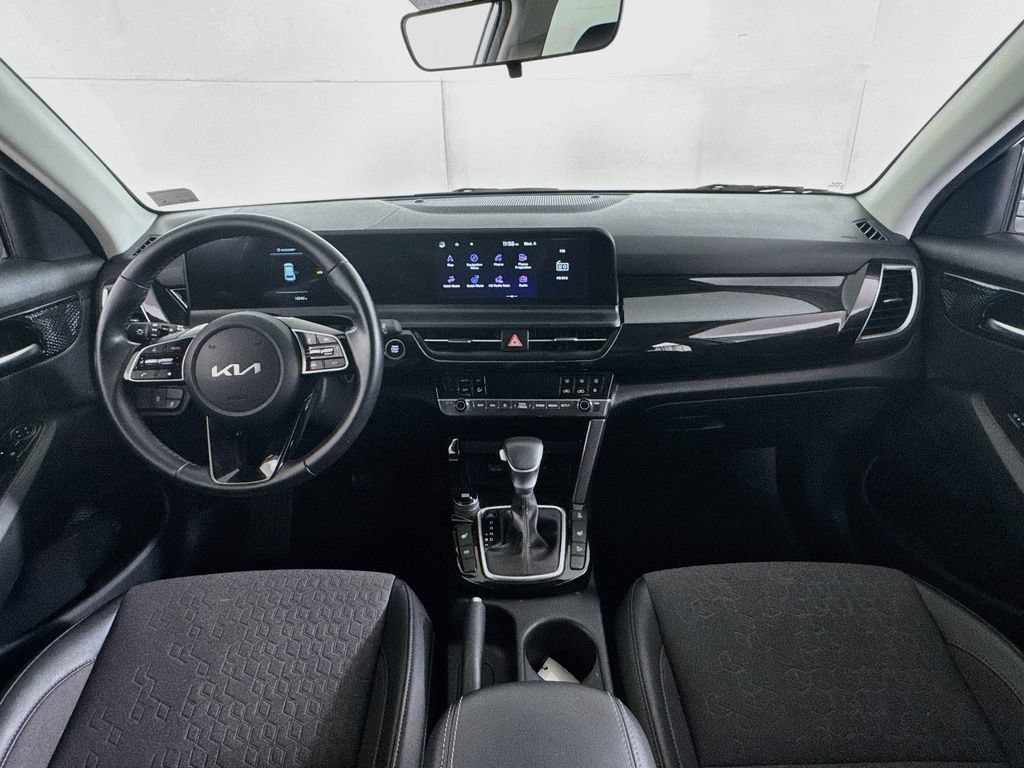 Used 2025 Kia Seltos S AWD/4WD image 32