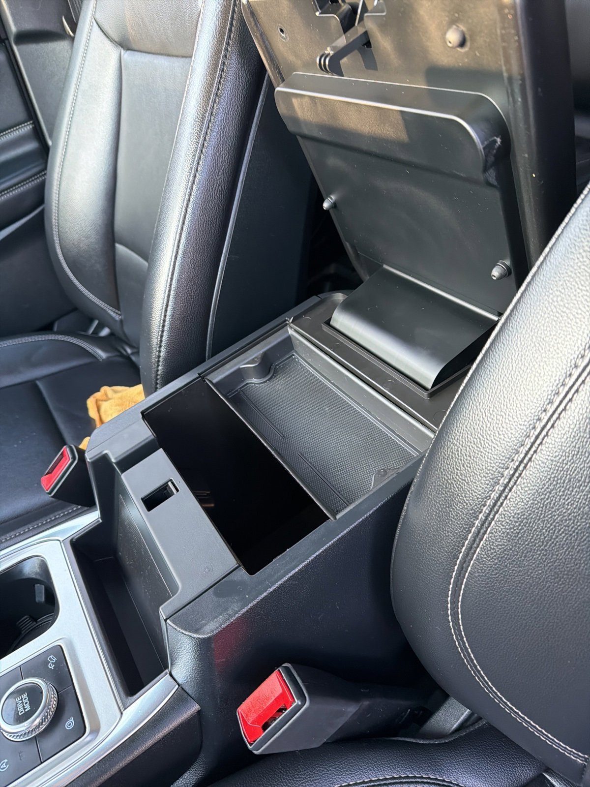 Used 2020 Ford Explorer XLT w/ Equipment Group 202A image 19