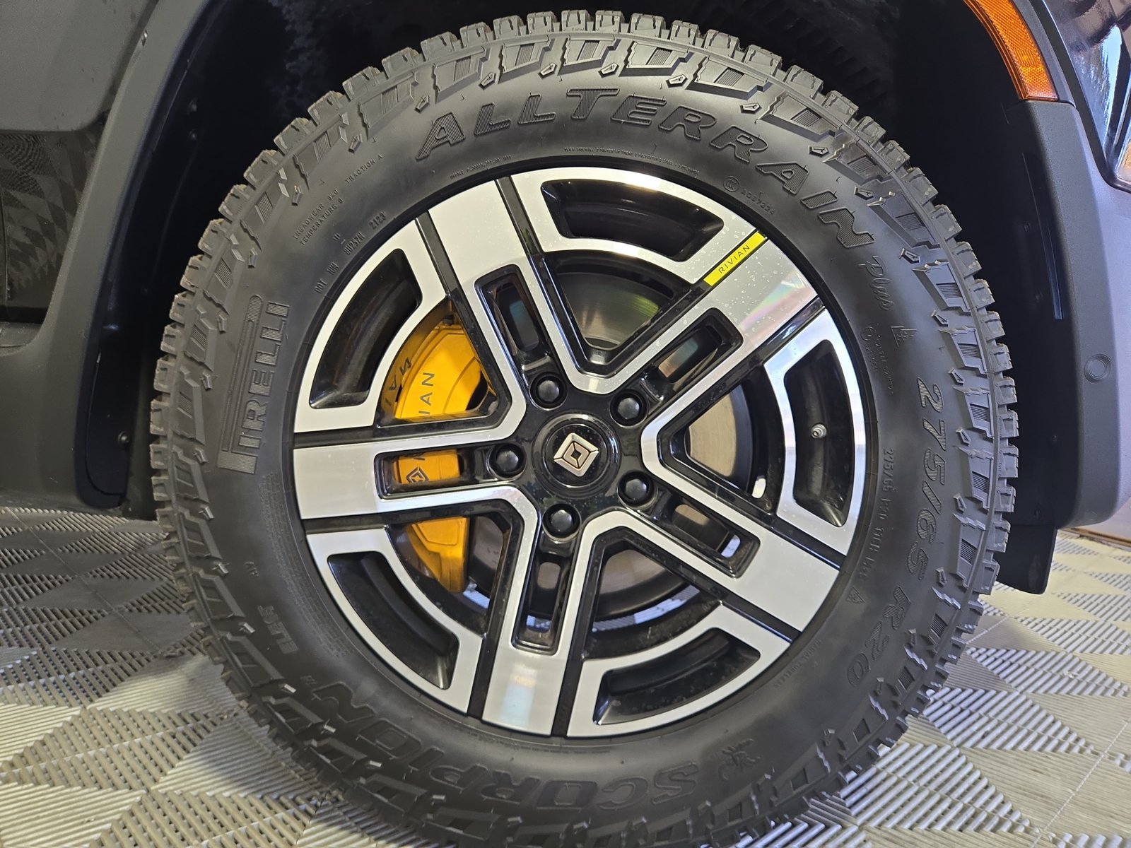 Used 2023 Rivian R1S Adventure Quad AWD/4WD image 11