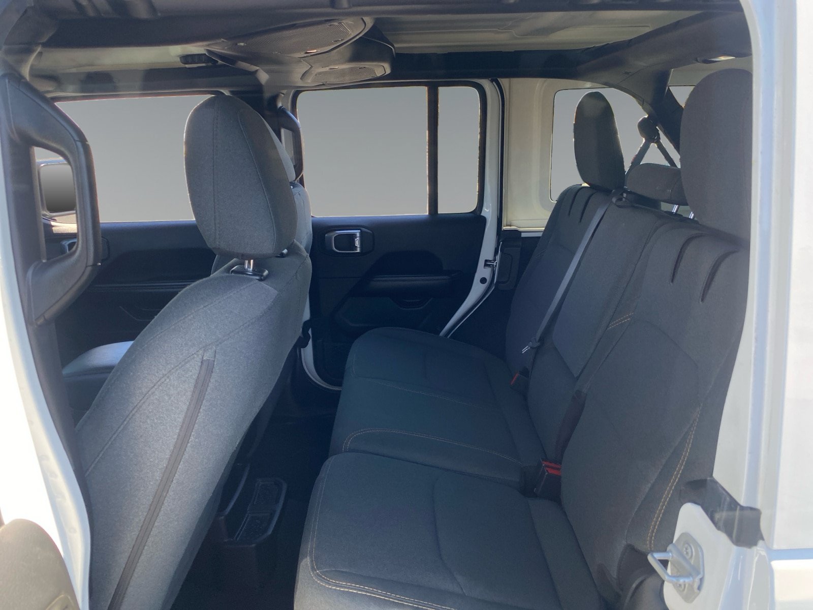 Used 2024 Jeep Wrangler Unlimited Sahara AWD/4WD image 13